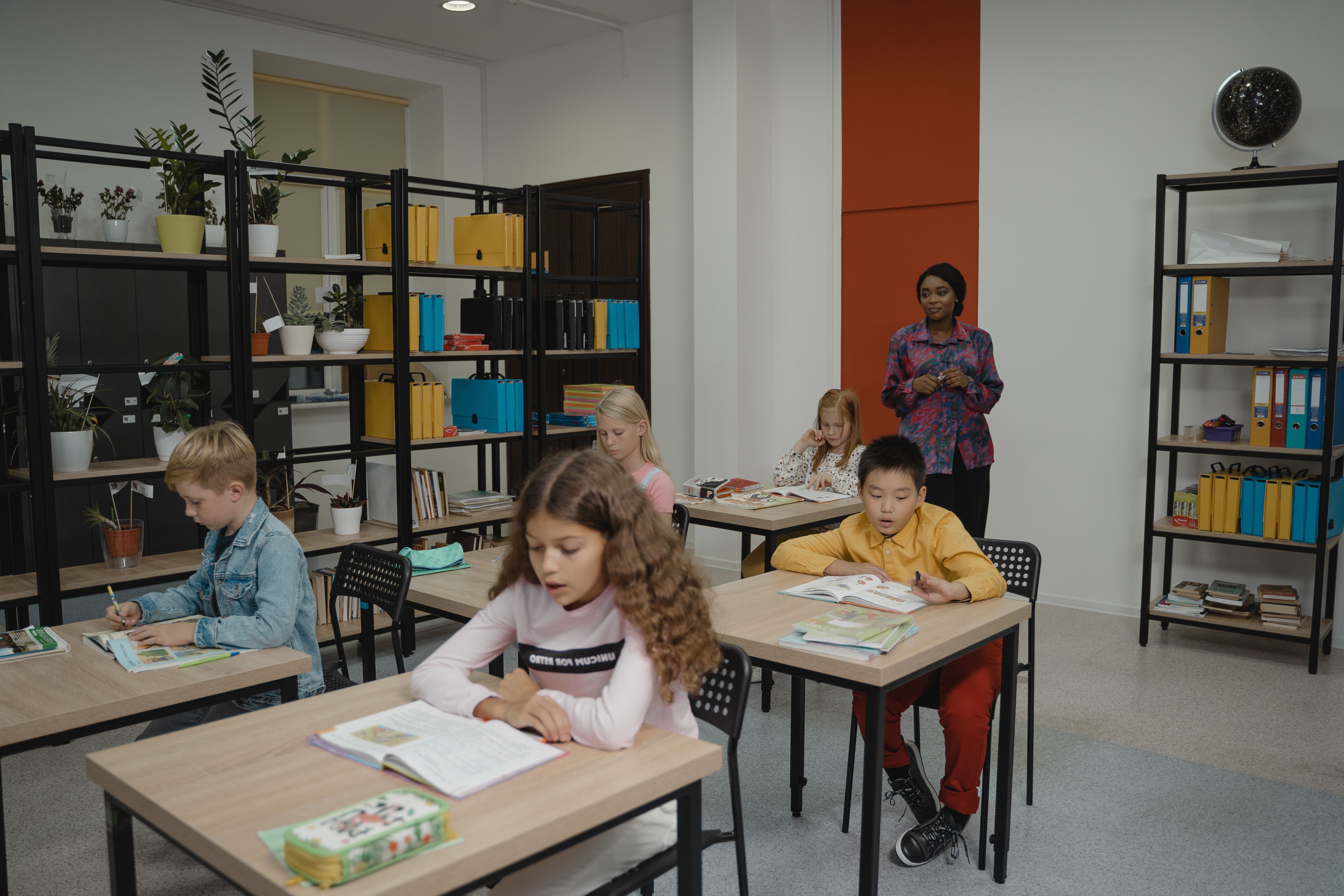 Taller educativo al aire libre en la naturaleza asturiana