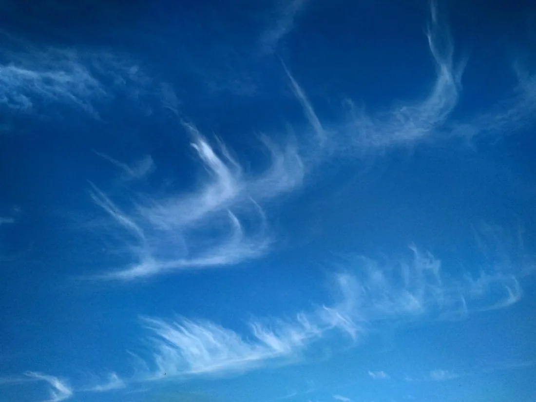 Cirrus: nubes altas y filamentosas de cristales de hielo